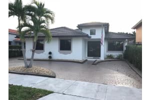 725 Nw 135th Ct, Miami