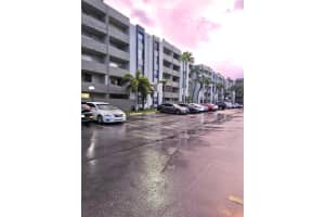 10000 Nw 80th Ct 2135, Hialeah Gardens
