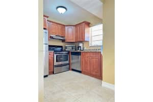 1300 Moffett St 306, Hallandale Beach