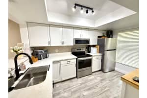 300 Promenade Dr 105, DUNEDIN 300 Promenade Dr 105, DUNEDIN