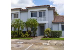 719 Nw 208th Way 719, Pembroke Pines