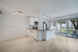 13924 Sw 90th Ter 13924, Miami 13924 Sw 90th Ter 13924, Miami