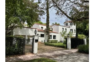 6825 Riviera Dr, Coral Gables