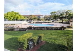 151 Sw 135th Ter 212t, Pembroke Pines