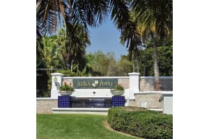 9660 S Belfort Cir 207, Tamarac