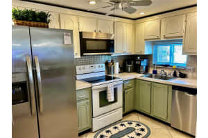 411 S Hollybrook Dr 105, Pembroke Pines