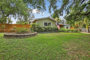 2006 N 38th Ave, Hollywood