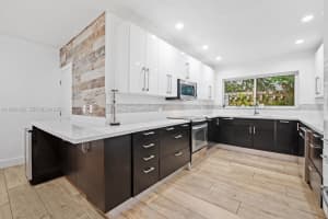 3551 E Glencoe St, Miami