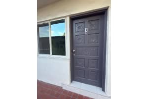 2622 Nw 24th St 1b, Miami