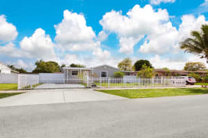 580 Nw 189th Ter, Miami Gardens