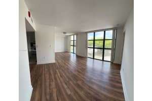 11750 Sw 18th St 422-1, Miami