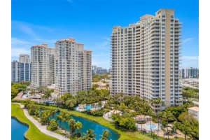 19501 W Country Club Dr 602, Aventura