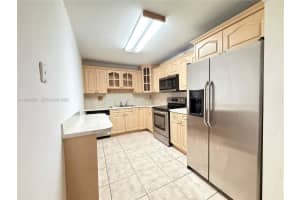 10000 Nw 80th Ct 2521, Hialeah Gardens