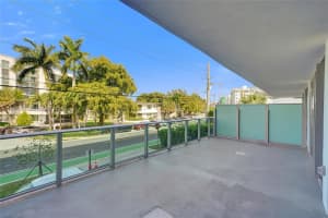 9221 E Bay Harbor Dr 210, Bay Harbor Islands