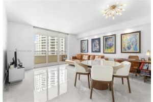 808 Brickell Key Dr 3007, Miami