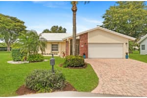 5669 Pinecrest Cir, Boca Raton