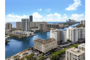 111 Golden Isles Dr G4, Hallandale Beach