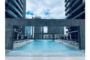 45 Sw 9th St 2004, Miami