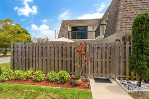 8106 Sw 23rd St 28a, North Lauderdale