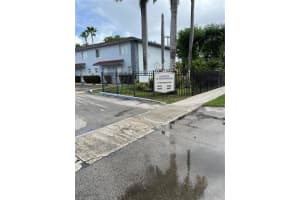 8031 Nw 8th St 13, Miami