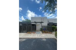 1660 Nw 113th Way, Pembroke Pines