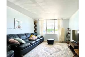 1913 S Ocean Dr 129, Hallandale Beach