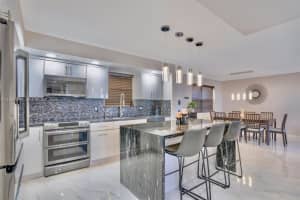 605 Ives Dairy Rd 305-7, Miami