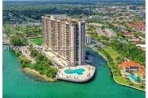 1800 Ne 114th St 401, Miami