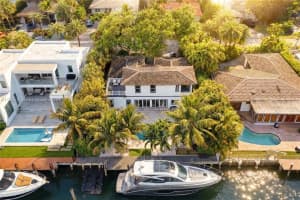 1895 Ne 118th Rd, North Miami