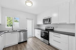 600 Layne Blvd 126, Hallandale Beach
