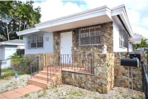 2430 Sw 16th St 2430, Miami