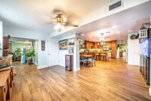 6890 Sw 57th St, Davie