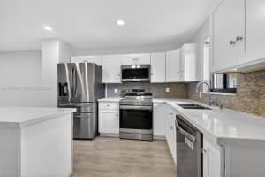 275 Gate Rd 104, Hollywood