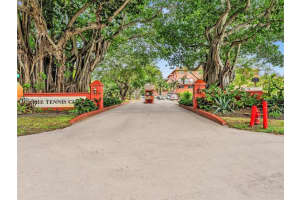 620 Tennis Club Dr 306, Fort Lauderdale