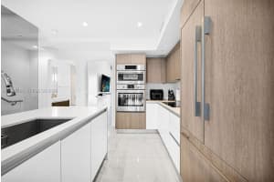 455 Ne 39th St 205, Miami