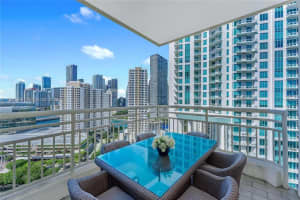 888 Brickell Key Dr 2201, Miami