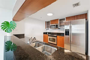 1800 N Bayshore Dr 2811, Miami