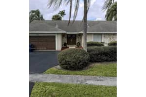 7969 Nw 51st Ct, Lauderhill
