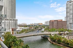 690 Sw 1st Ct 1017, Miami