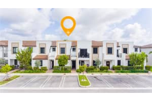 817 Ne 211th St, Miami