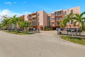 6130 W 19th Ave 305, Hialeah