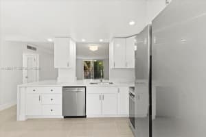319 Ne 14th Ave 201, Hallandale Beach