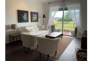 11720 Saint Andrews Pl 302, Wellington