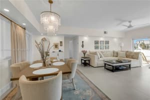 462 Golden Isles Dr 211, Hallandale Beach