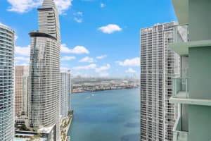 77 Se 5th Street 4206, Miami