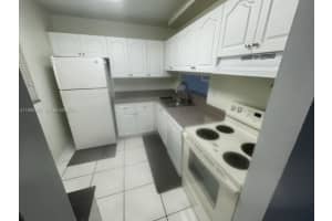8015 Sw 107th Ave 221, Miami