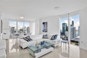 185 Sw 7th St 3611, Miami