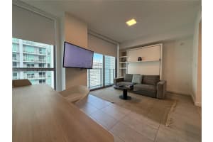 227 Ne 2nd St 2911, Miami