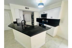 9999 Summerbreeze Dr 214, Sunrise