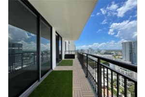 999 Sw 1st Ave 2109, Miami